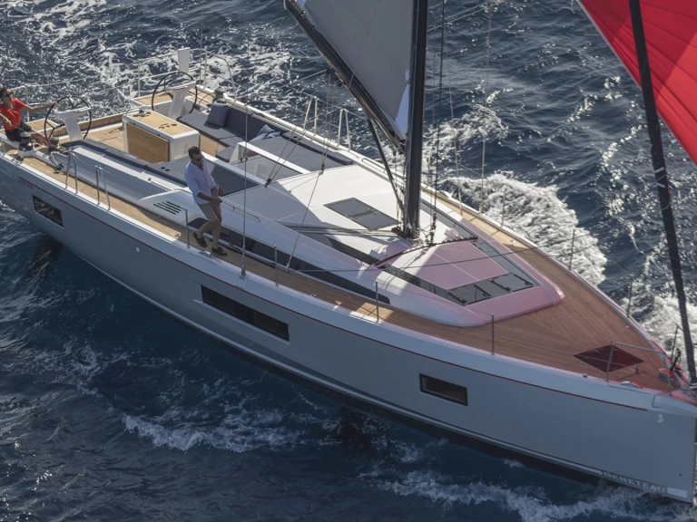 Hyra Segelbåt  med eller utan skeppare Bénéteau Olbia 