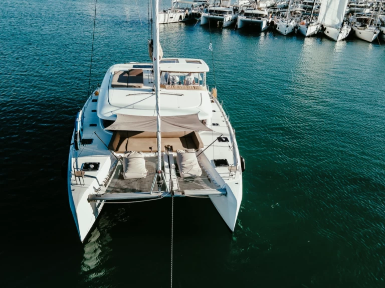 Lagoon Lagoon 42 charter bareboat eller skeppad i Lefkáda