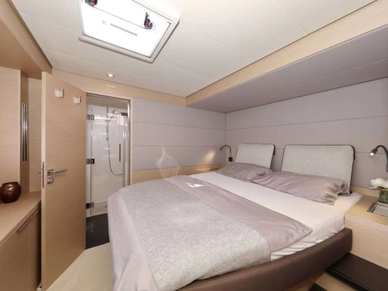 Hyra Katamaran  med eller utan skeppare Lagoon Kaštel Gomilica 