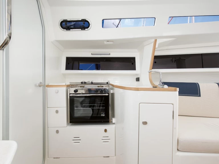 Hyra Segelbåt  med eller utan skeppare Italia Yachts Punat 