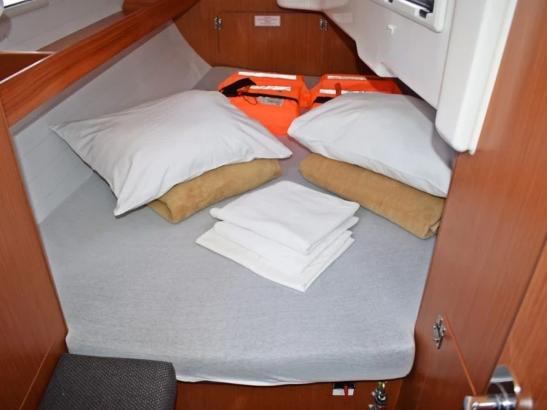 Båtuthyrning Bavaria Cruiser 34 i Zaton på Samboat 