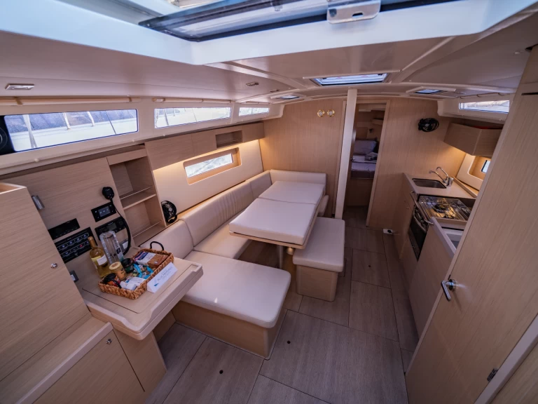 Hyra Segelbåt  med eller utan skeppare Bénéteau Lefkáda 