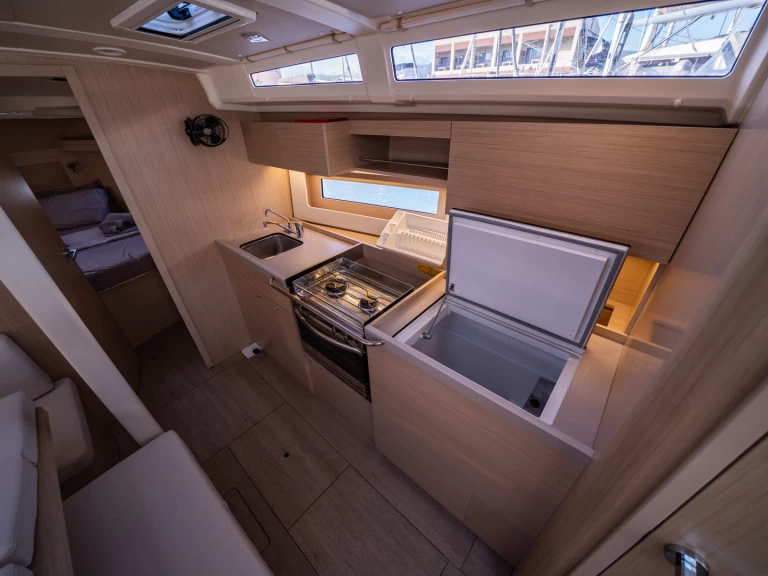 Uthyrning Segelbåt  Bénéteau med en båtlicens 