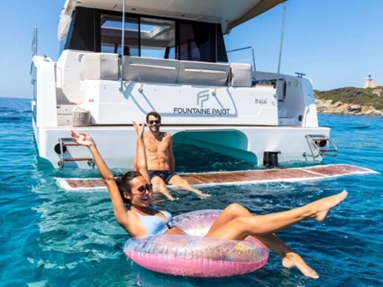 Hyr en Fountaine Pajot Fountaine Pajot MY 40 Phuket Yacht Haven Marina 
