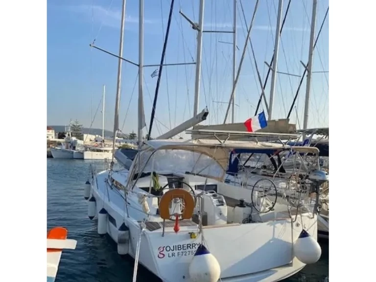 Hyr en Jeanneau Sun Odyssey 440 Paros (ostrov) 