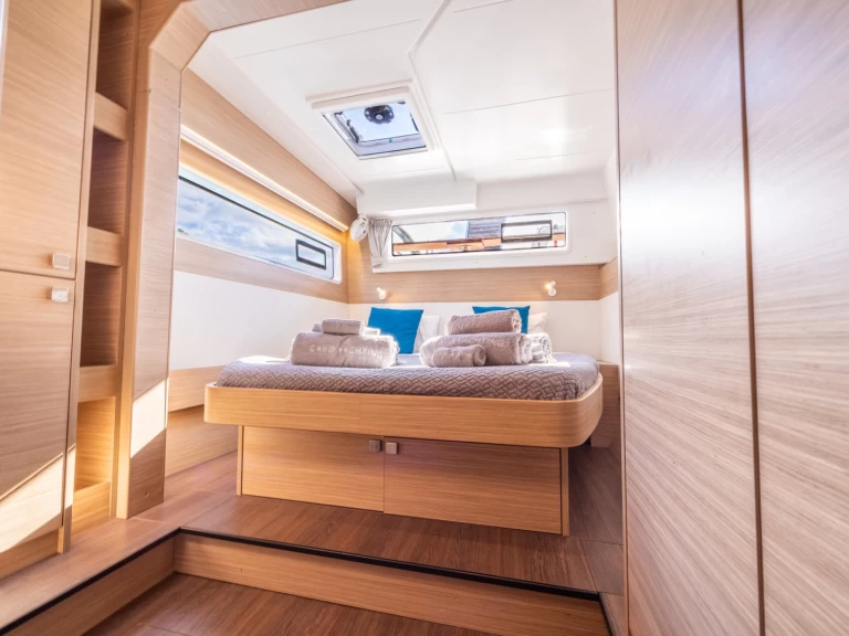 Lagoon Lagoon 43 charter bareboat eller skeppad i Lefkáda