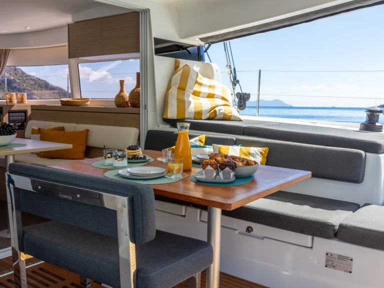 Båtuthyrning Lagoon Lagoon 43 i Lefkáda på Samboat 