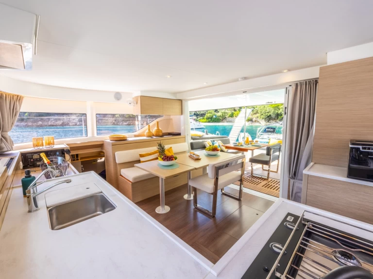 Uthyrning Katamaran  Lagoon med en båtlicens 