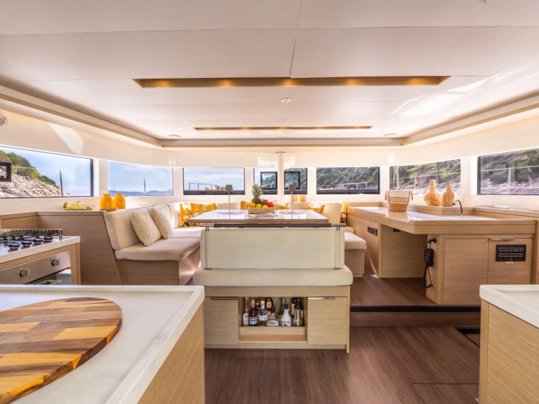 Hyra Katamaran  med eller utan skeppare Lagoon Lefkáda 