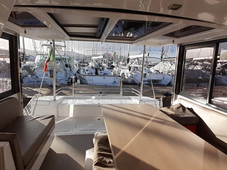 Yacht charter Olbia billig Bali 4.1