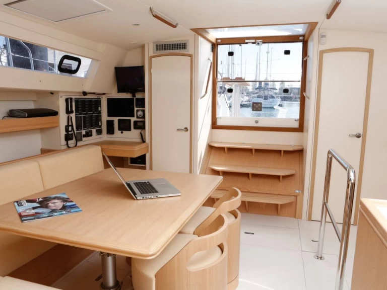 Hyra Segelbåt  med eller utan skeppare Alubat Le Marin 