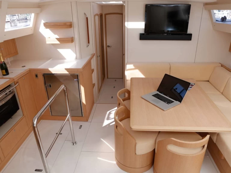 Uthyrning Segelbåt  Alubat med en båtlicens 