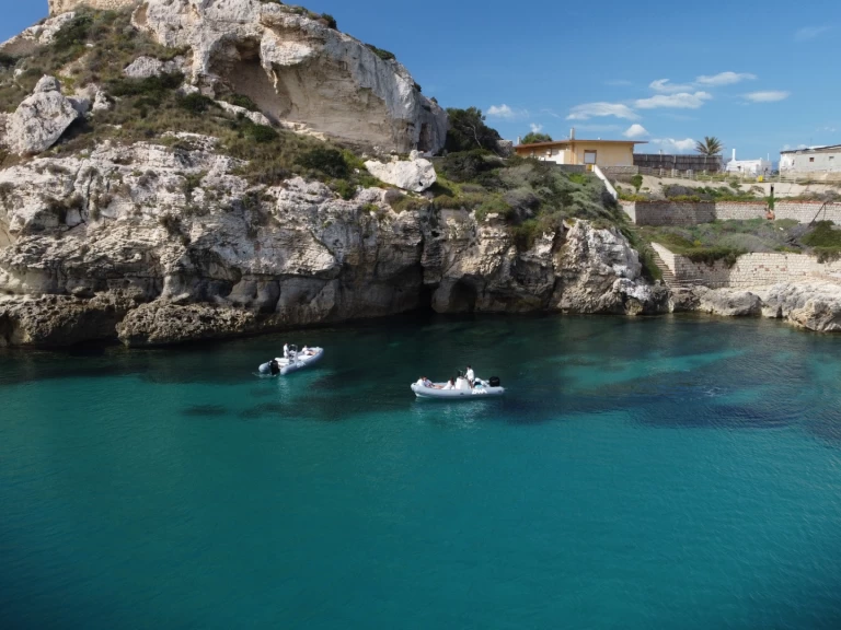 Yacht charter Cagliari billig Bwa 550