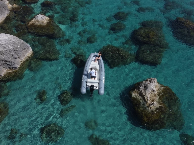 Hyra RIB med eller utan skeppare Bwa Cagliari 