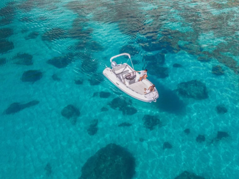 Hyra RIB med eller utan skeppare Salpa Cagliari 