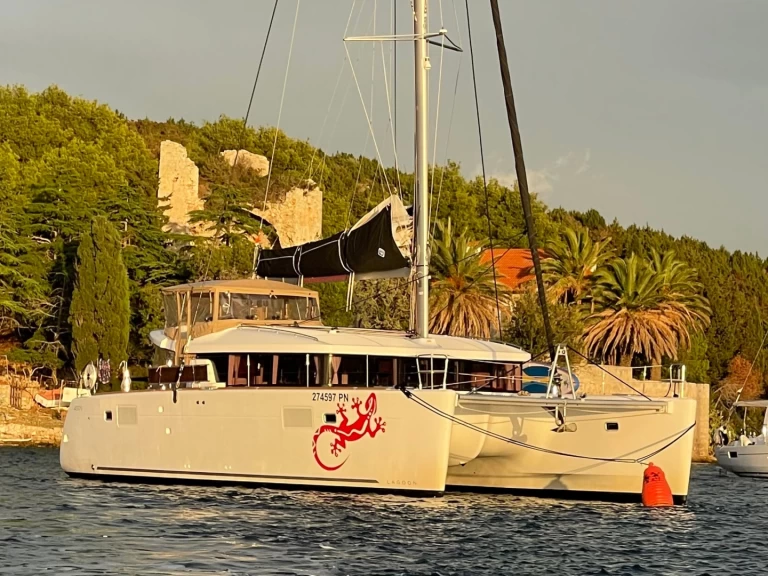 Lagoon Lagoon 450 Sport Top charter bareboat eller skeppad i Punat
