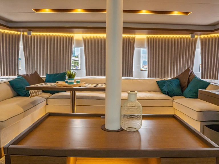 Katamaran  för uthyrning Kaštela till det bästa priset 