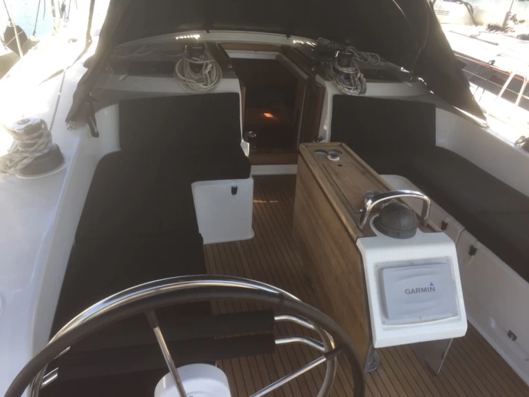 Bavaria Cruiser 51 charter bareboat eller skeppad i Skiathos
