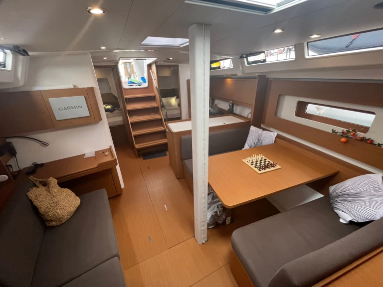 Yacht charter Split  billig First 44