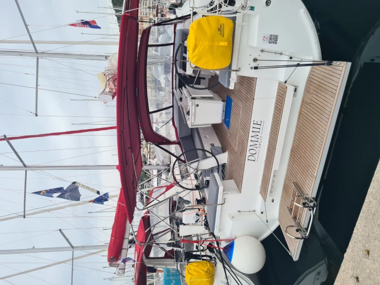 Bénéteau Oceanis 46.1 charter bareboat eller skeppad i Split 
