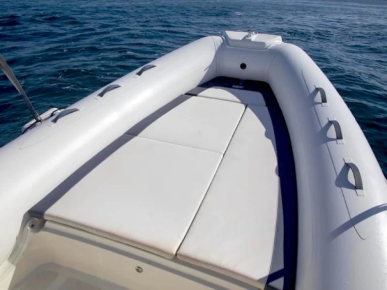 Uthyrning RIB Bsc med en båtlicens 