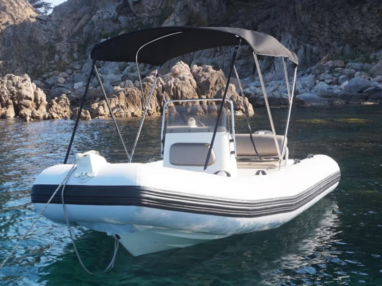 Uthyrning RIB Zodiac med en båtlicens 