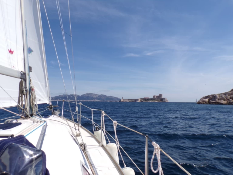 Yacht charter Port-Camargue billig Bavaria 30 Cruiser