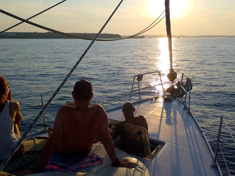 Uthyrning Segelbåt  Bénéteau med en båtlicens 