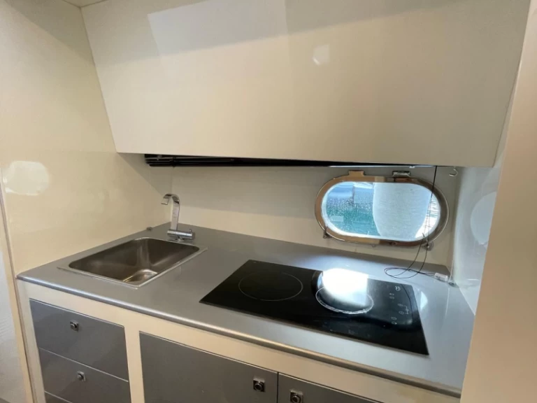 Uthyrning Motorbåt  Rio med en båtlicens 