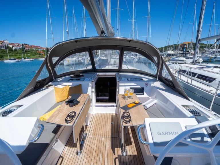 Uthyrning Segelbåt  Bavaria med en båtlicens 