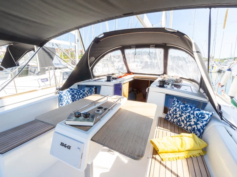 Hyra Segelbåt  med eller utan skeppare Dufour Pula  