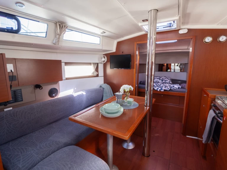 Yacht charter Pula  billig Oceanis 38.1