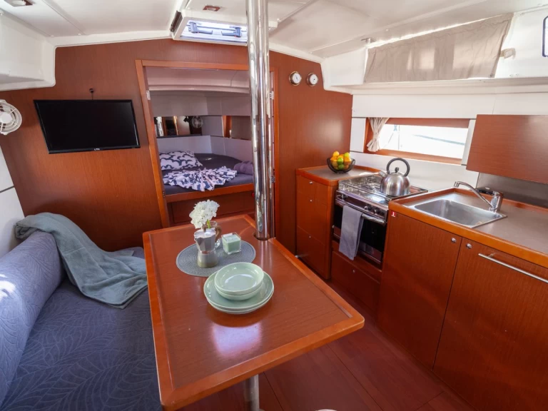 Uthyrning Segelbåt  i Pula  - Bénéteau Oceanis 38.1