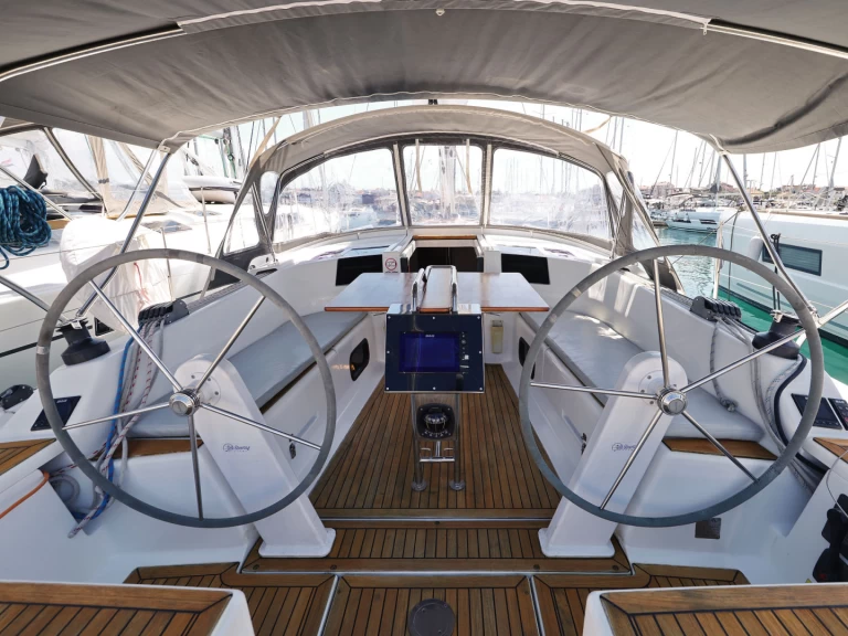 Yacht charter Biograd Na Moru billig Hanse 385