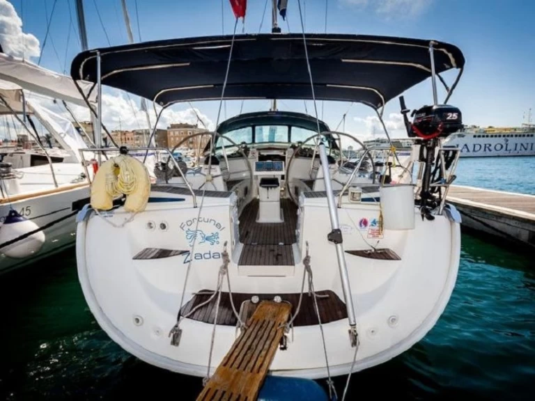 Bavaria Cruiser 50 charter bareboat eller skeppad i Volos
