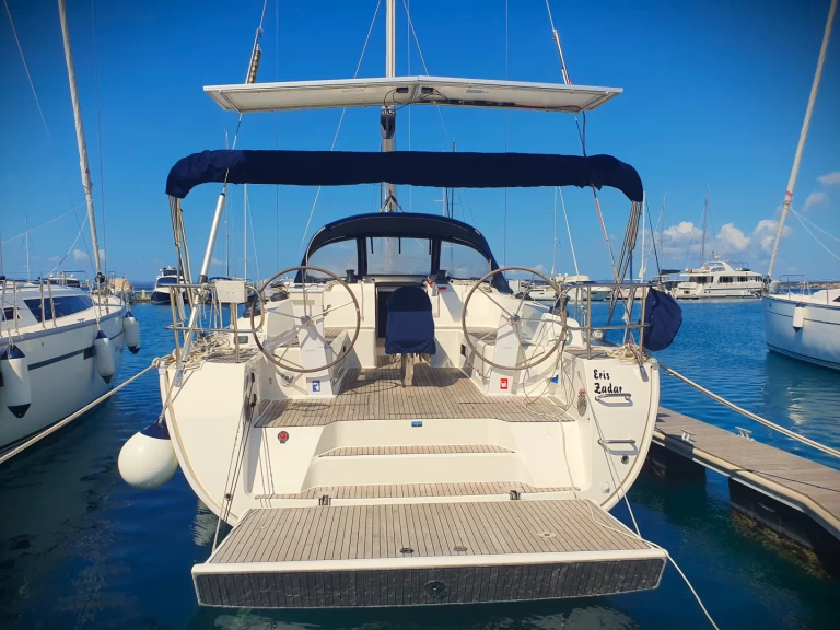 Hyra Segelbåt  med eller utan skeppare Bavaria Drage 