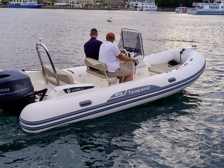 Uthyrning Combrit - Capelli Tempest 570 av Samboat 