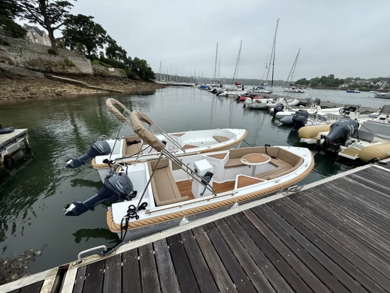 Hyra Motorbåt  med eller utan skeppare Silver Yacht Combrit 