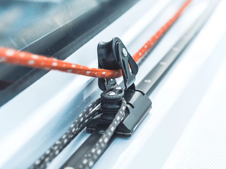 Uthyrning Betina - Elan E4 av Samboat 