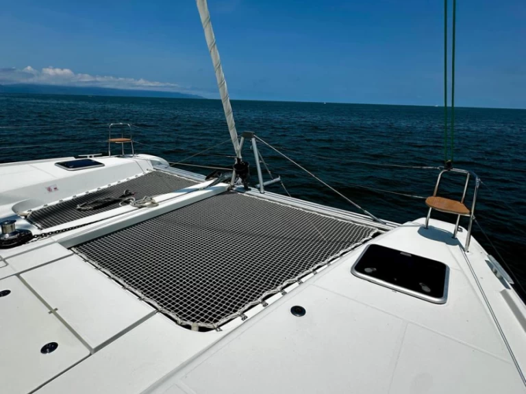 Lagoon Lagoon 420 charter bareboat eller skeppad i Nuevo Vallarta