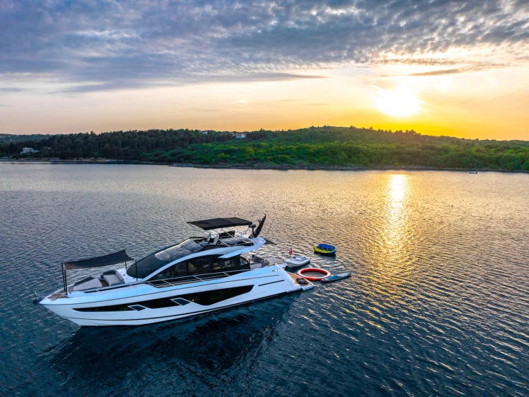 Yacht charter Split  billig Sunseeker 65