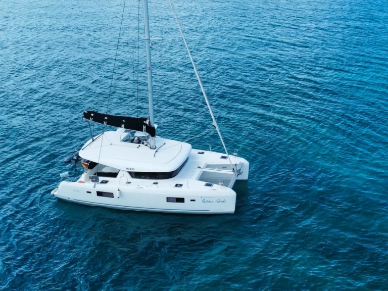 Lagoon Lagoon 42 charter bareboat eller skeppad i Eden Island