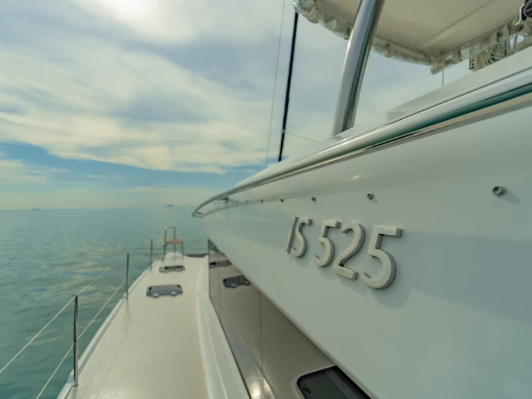 Hyra Katamaran  med eller utan skeppare Island Spirit Yachts Mai Khao 