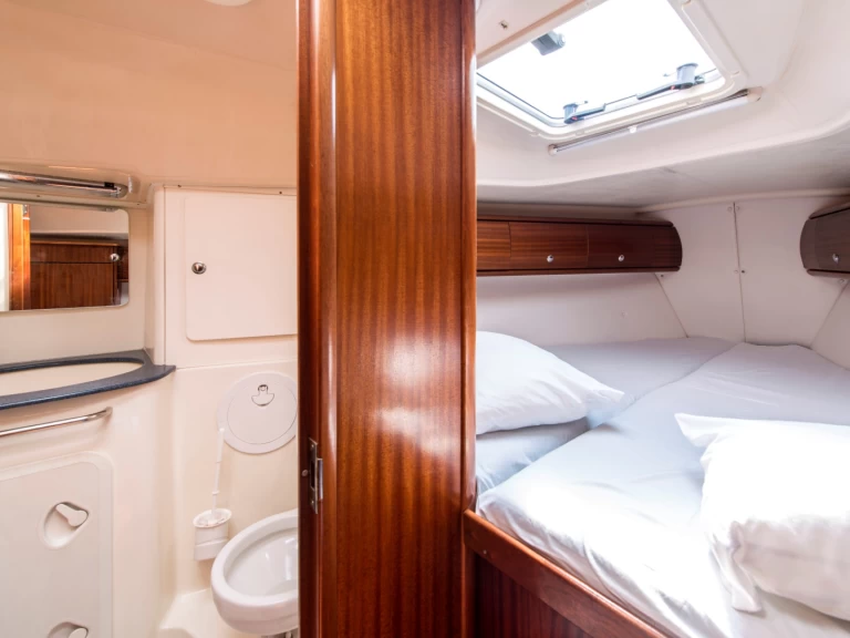 Segelbåt  för uthyrning Nikiána till det bästa priset 