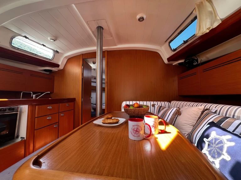 Segelbåt  för uthyrning Vlycho till det bästa priset 