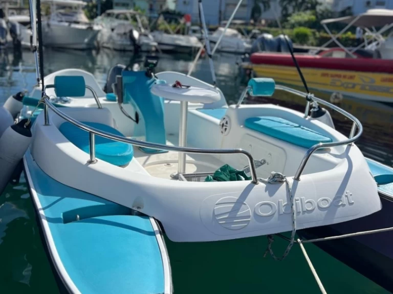 Obiboat IZILDA charter bareboat eller skeppad i Les Trois-Îlets