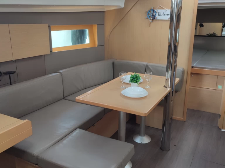 Yacht charter Lefkáda billig Oceanis 38
