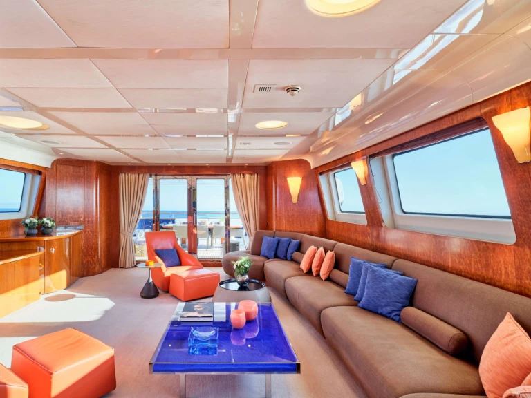 Yacht charter Piraeus billig CONDOR A