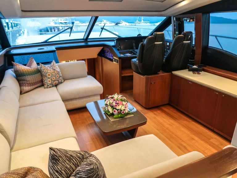 Lyx yacht för uthyrning Phuket (City) till det bästa priset 