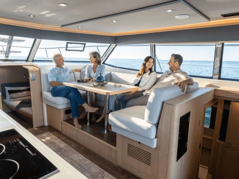 Uthyrning Lyx yacht Aquila med en båtlicens 